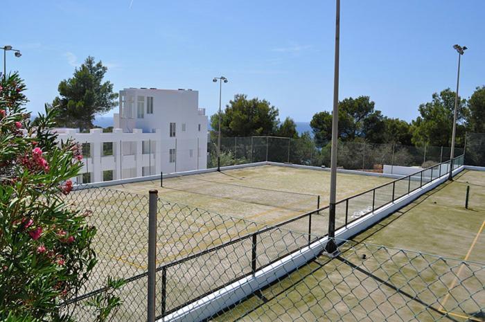 Hotel Village Cala Vadella  Exteriör bild