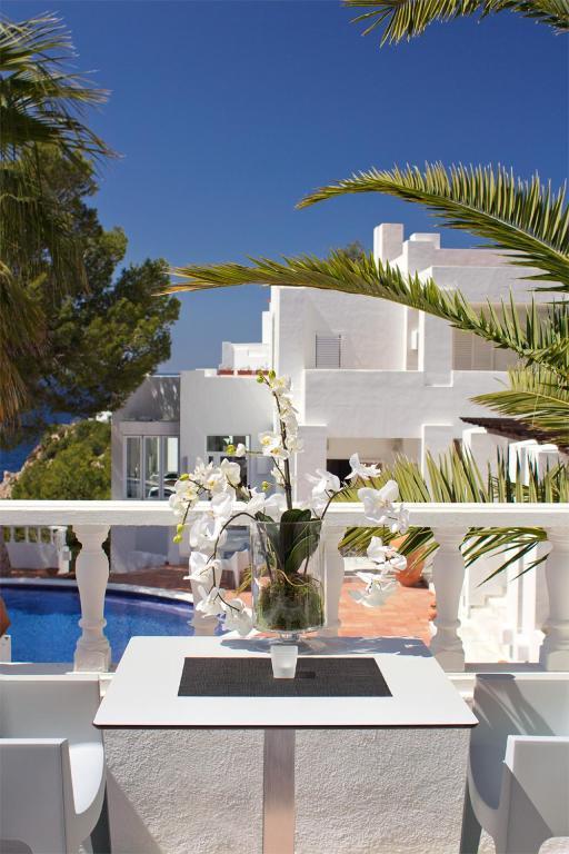 Hotel Village Cala Vadella  Rum bild