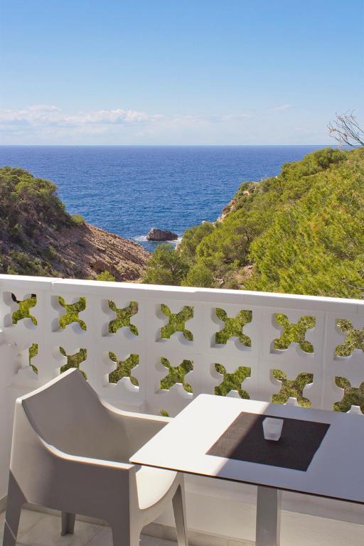 Hotel Village Cala Vadella  Rum bild